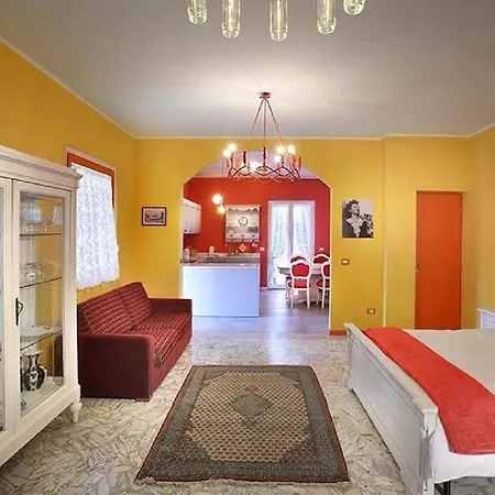 Attico Incerpi, Terrazza Sui Tetti Di Монтекатини-Терме